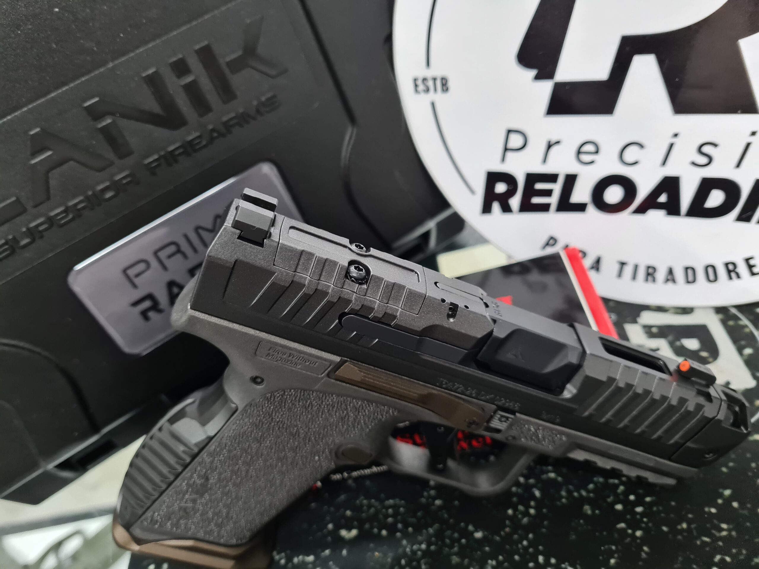 Pistola Canik Prime Radian Gris Calibre 9mm - Image 3