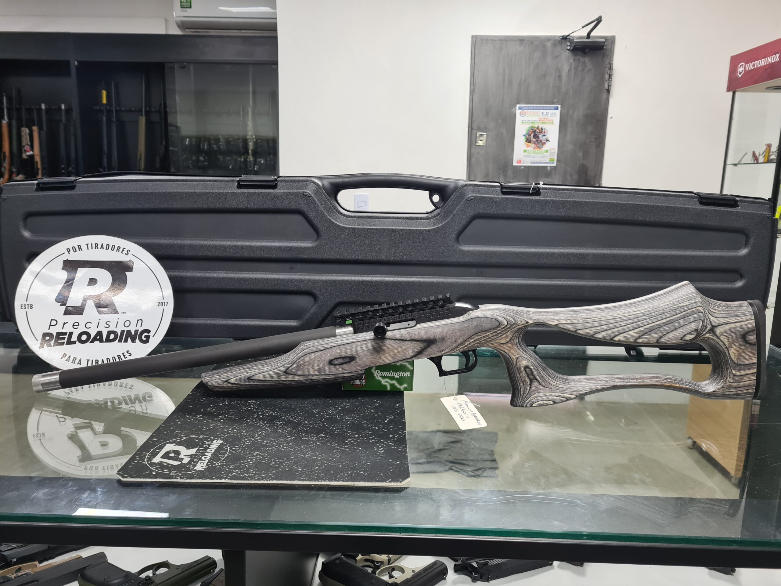 Carabina Magnum Research Mod. MLR-1722 Carbono - Image 2